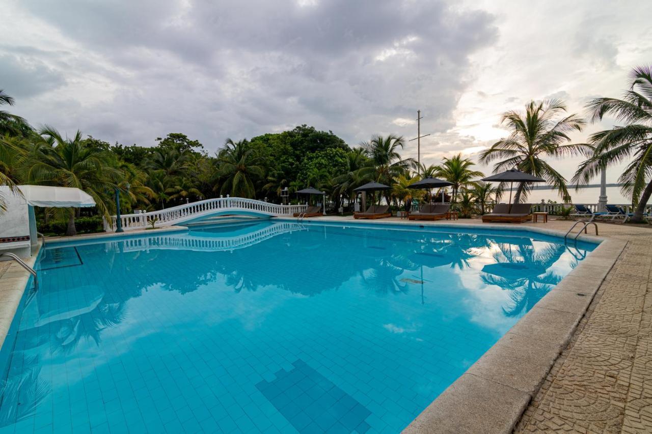 Hotel Cocoliso Island Resort Isla Grande  Buitenkant foto